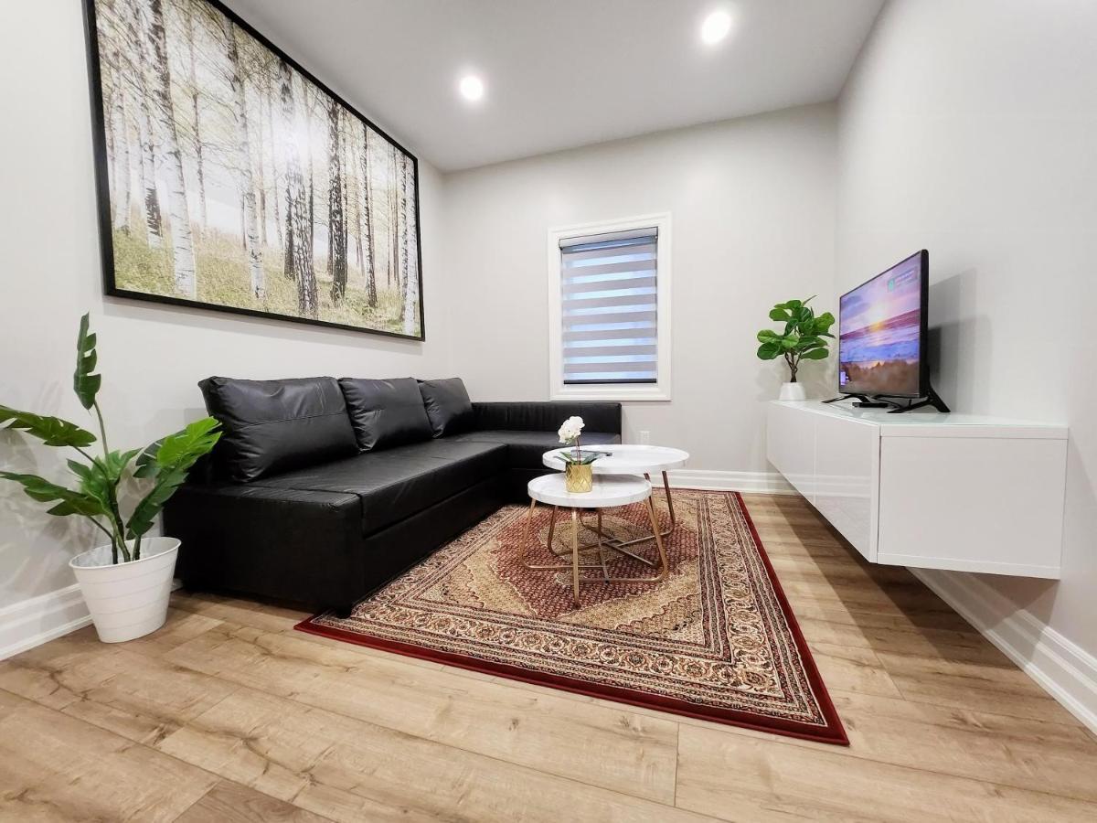 The Cozy Cove Modern King-Bedroom Full Apartment Sainte-Catherine Kültér fotó
